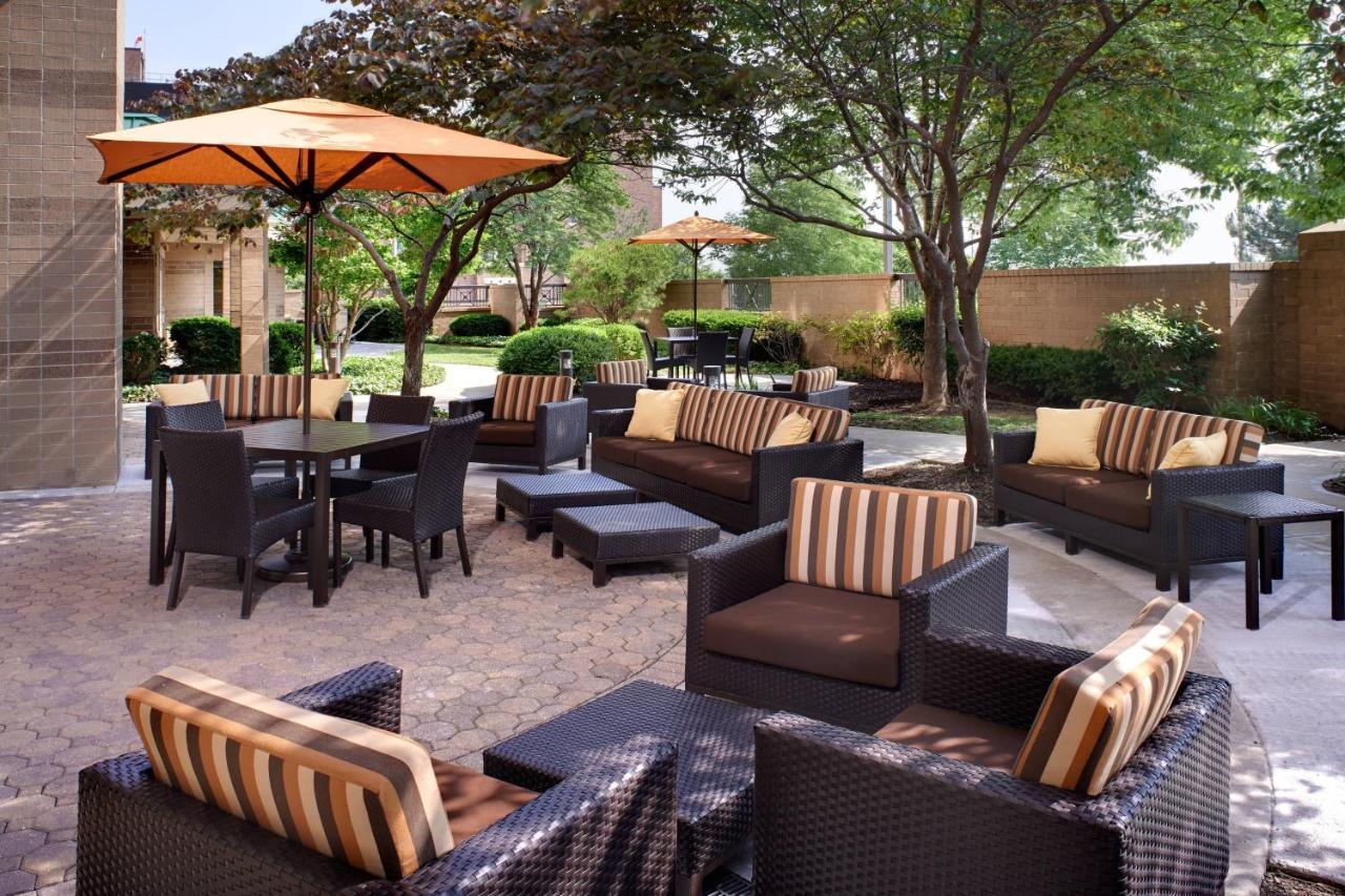 Courtyard Kansas City Overland Park / Convention Center Exterior photo